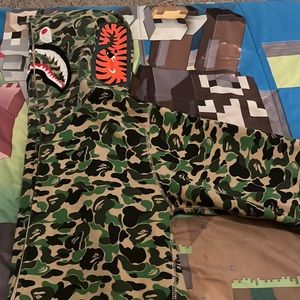 Authentic BAPE ABC CAMO SHARK FULL ZIP GREEN XL KIDS